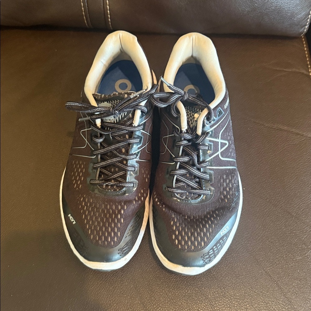 Karhu Women’s Ikoni Ortix Running Shoe - Sz 9 Gently used great clean condition.